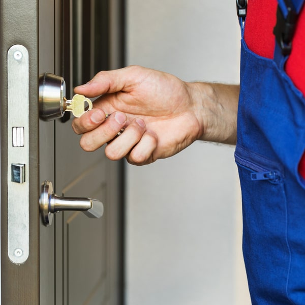 la cerrajería residencial cuenta con amplia experiencia en la instalación de sistemas de seguridad para hogares